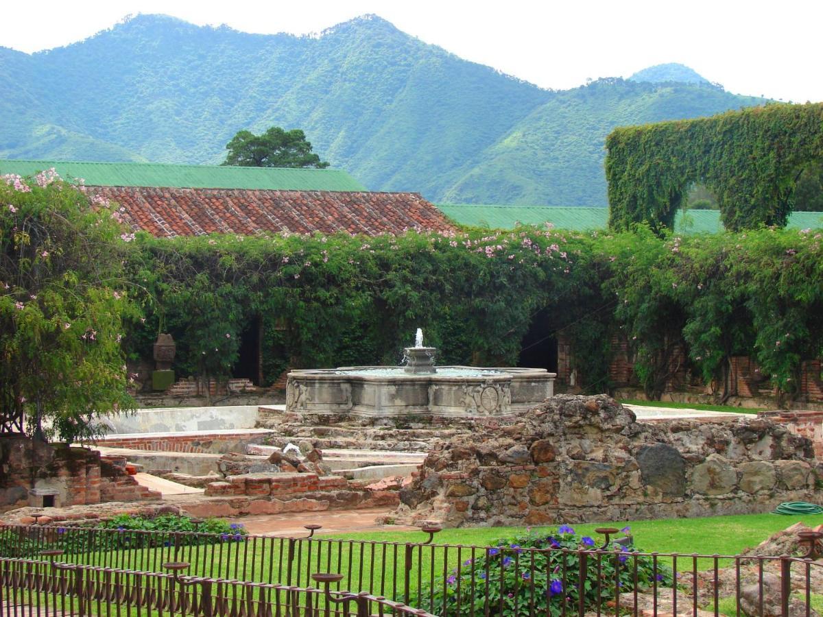 Hotel Museo Spa Casa Santo Domingo Antigua Eksteriør bilde Fountain at the entrance of the park